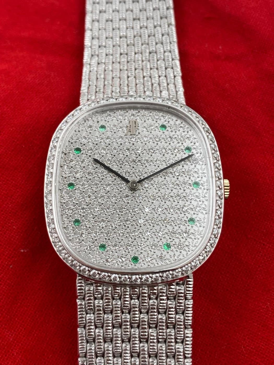 Audemars Piguet Ellipse „Diamant-Pavé“