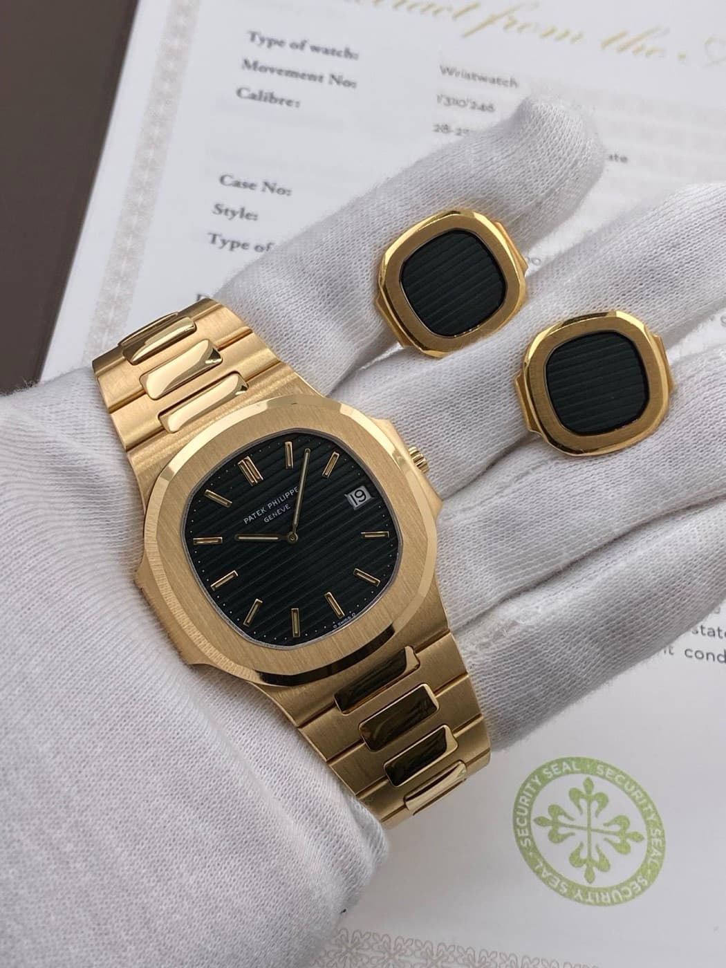 Patek Philippe Nautilus „Jumbo“ mit Manschettenknöpfen